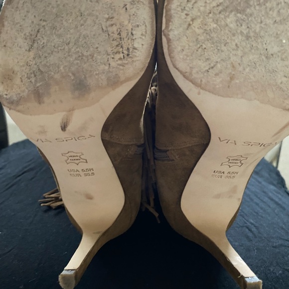 💕Via Spiga Suede Booties 💕💕 - Picture 4 of 7